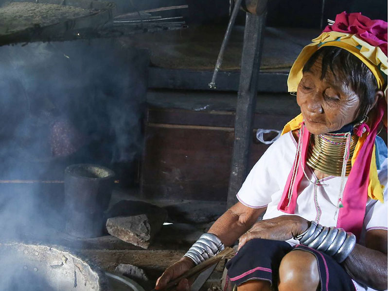 Welcome to Kayah State: Take time to slow down and watch the world go by, soak up the town’s relaxed atmosphere or meet village people.