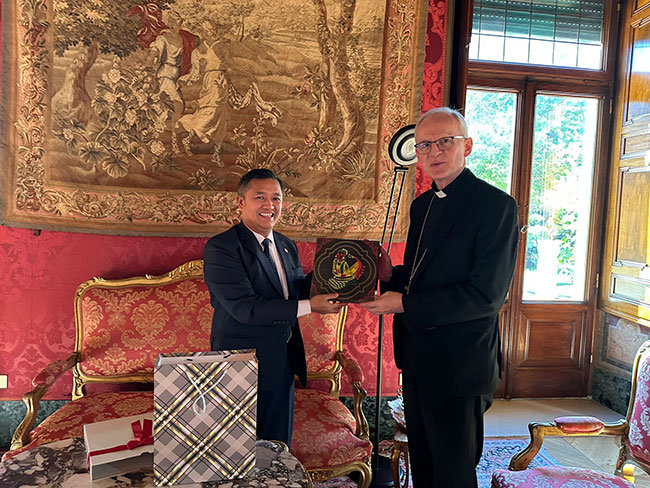 Chargé d’Affaires a.i. of the Embassy of Myanmar to Rome pays courtesy calls on the Apostolic Nuncio and ASEAN Ambassadors in Rome